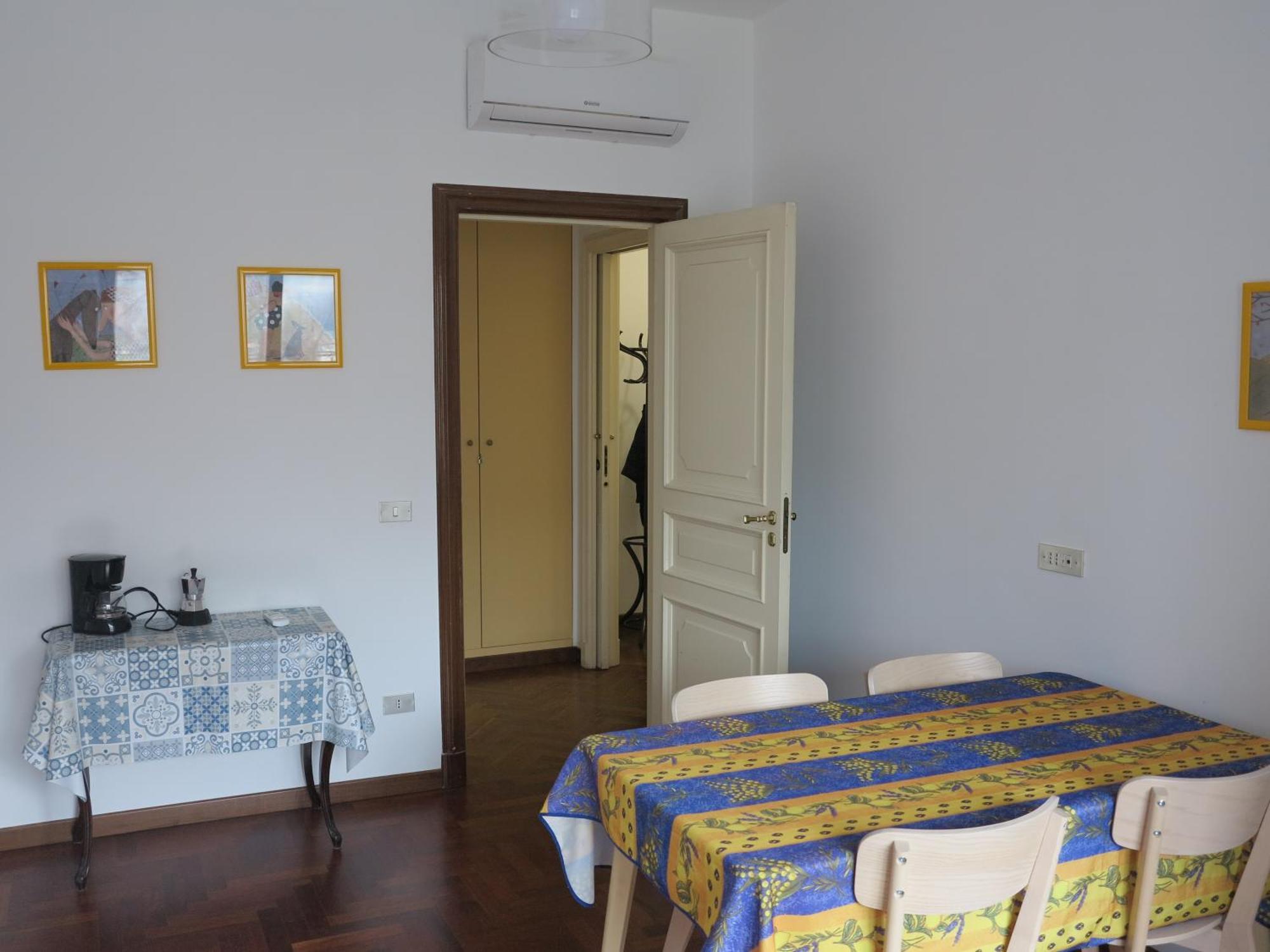 New Panoramic Apartment - Half Way Center-Vomero District Neapol Zewnętrze zdjęcie